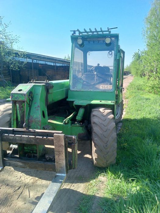 Вилочний телескопічний навантажувач