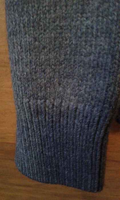 Обмен вязаний  светр , на зимнюю мужскую обувь