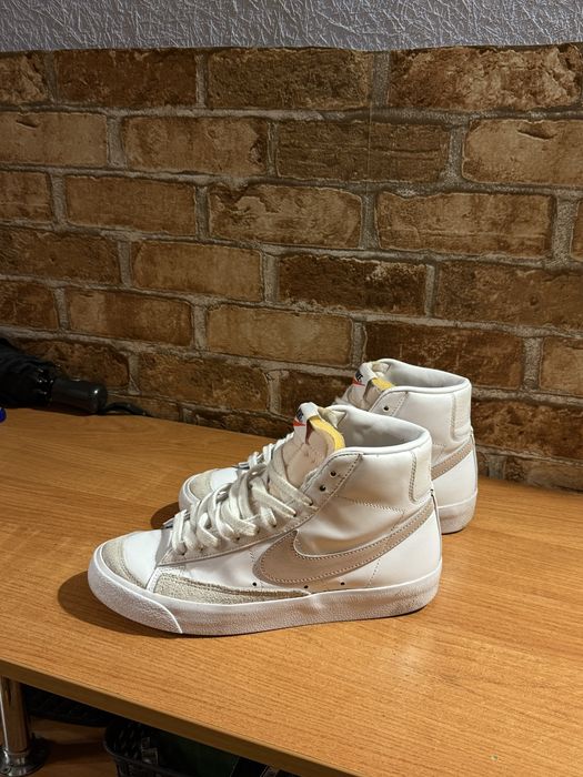 Оригінальні кросівки Nike Blazer Mid '77 Vintage (р. 39 / 25 см) / Бежевий свуш
