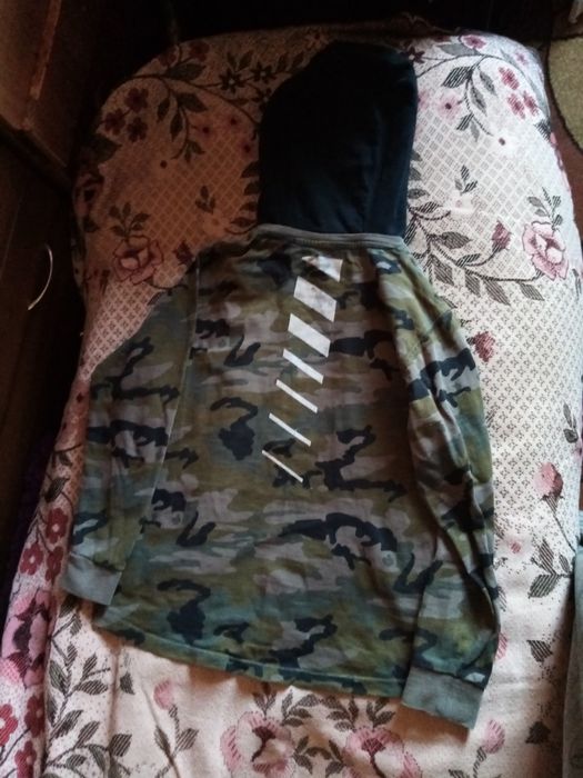 Свитшот цвет хаки с капюшоном