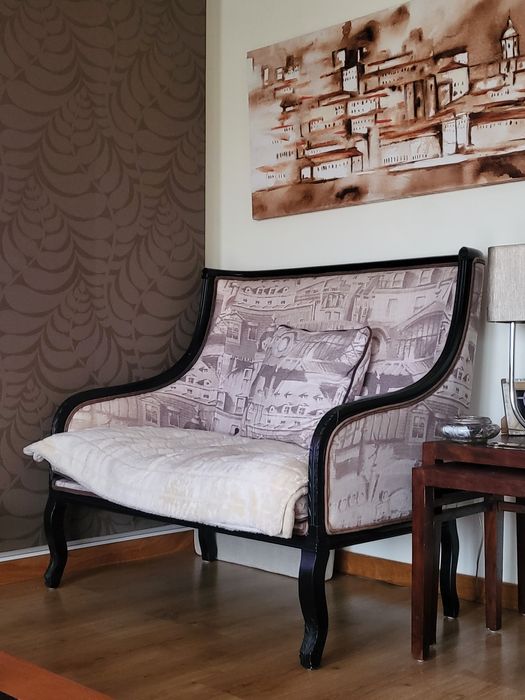 URGENTE | Sofá AREA | Estampado e madeira maciça