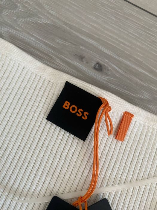 BOSS sweter damski r S beżowy
