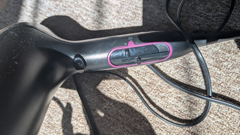 Продаю фен Philips 2100w