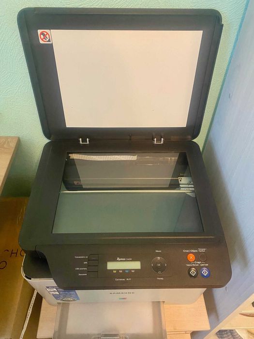 Продам Б\в Кольоровий лазерний БФП Samsung SL-C460W (Wi-Fi) — ПРОШИТИЙ