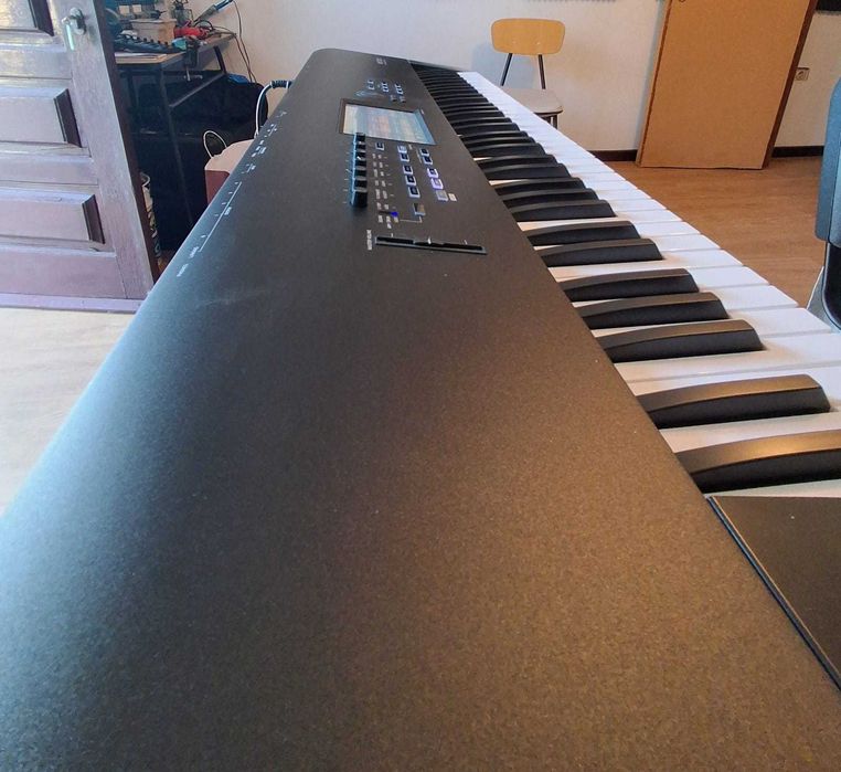 Korg Nautilus 73 como novo