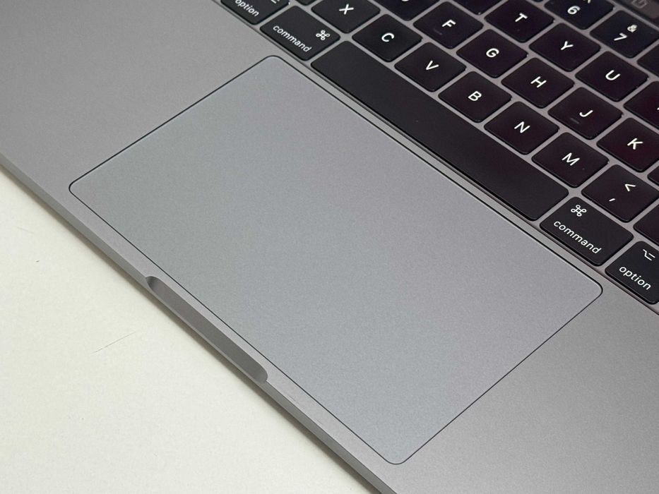 MacBook Pro 13 2017 Touchbar i5 8GB RAM 512GB SSD Super Stan VAT 23%