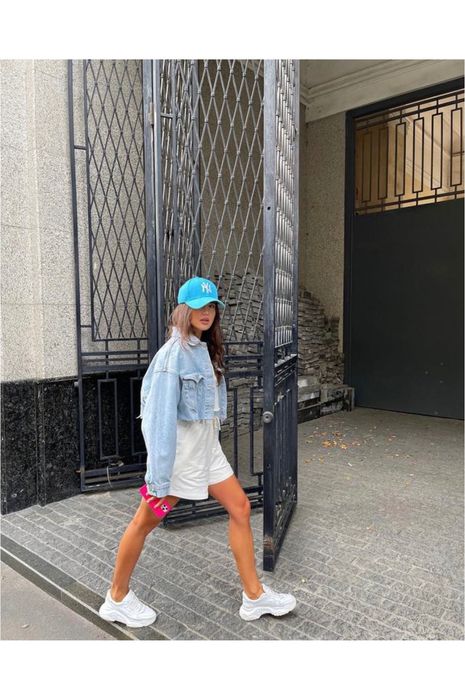 jasnoniebieska jeansówka