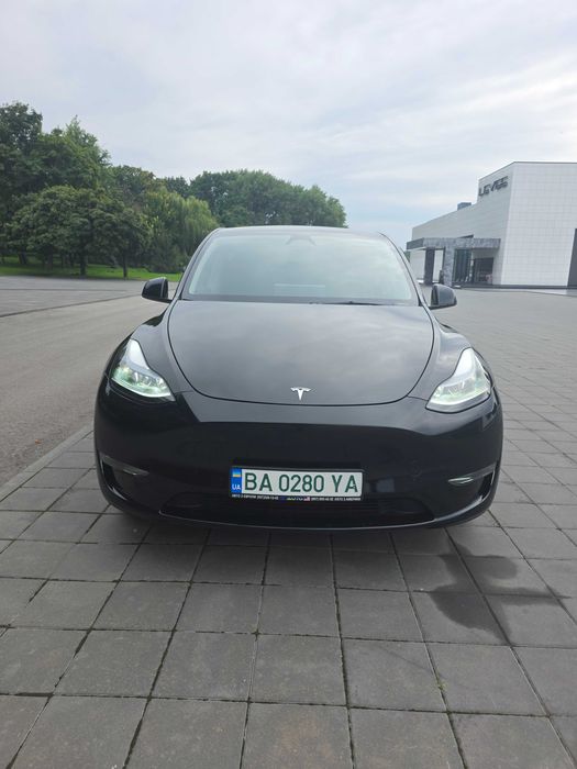 Tesla Model Y 2024 VIN 7SAYGAEE8RF184937 фото оголошення 2 з 20