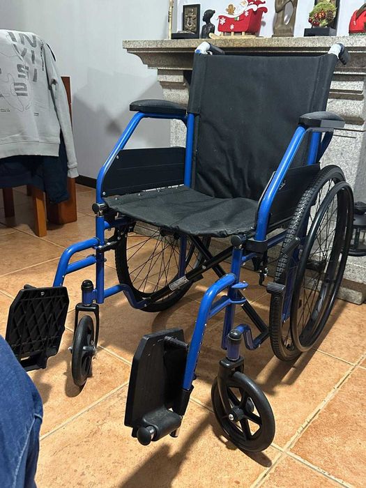 Cadeira de Rodas Dobrável
