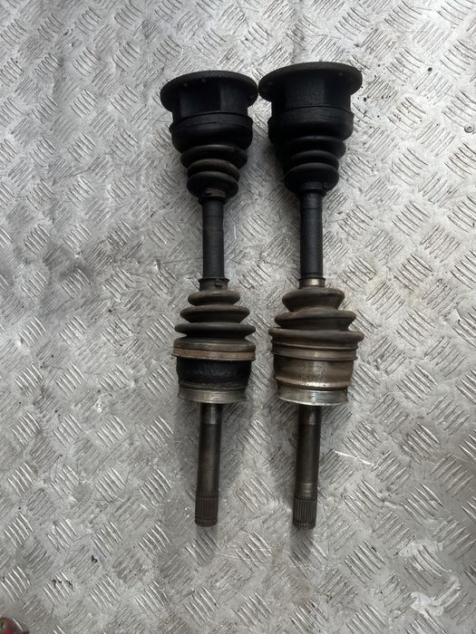 Полуось привод Ниссан террано 2 об 2.4 nissan terrano