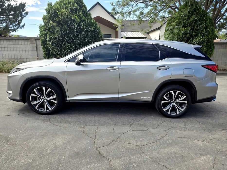 Lexus RX      2021