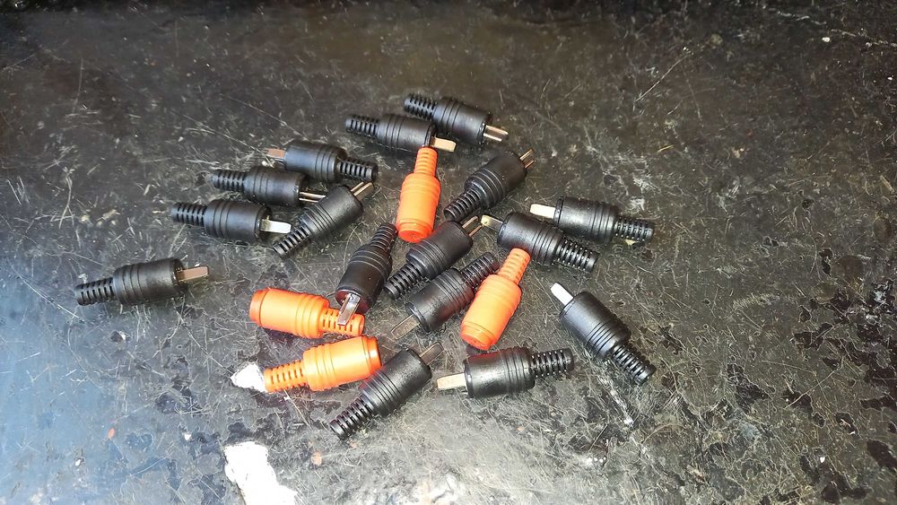 РАЗЪЕМ "ТОЧКА - ТИРЕ" Штекер колоночный 2 pin,HQ, кабель под винт