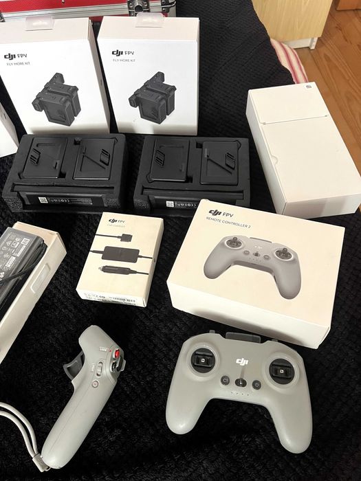 DJI DPV + 2 flymore kits + maleta rígida, 2 comandos e outros extras.
