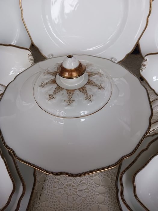 Hutschenreuther 12 osób serwis obiadowy porcelana biala