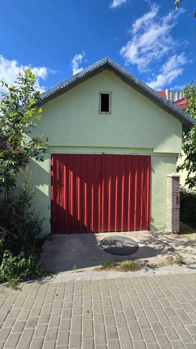 Продаж просторого будинку у Винниках