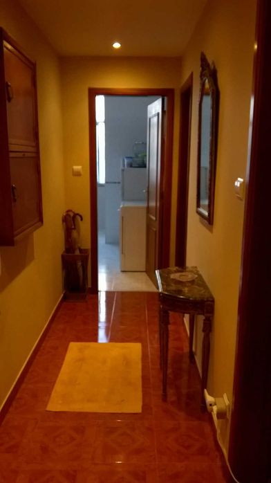 Aluga-se Quarto Agualva Cacem, para  1 pessoa comboios, autocarros , mercado a porta. Despesas tudo incluído