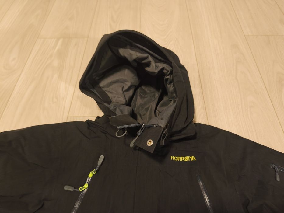 Kurtka norrona narvik rozmiar M stan bardzo dobry systemy Gore Tex