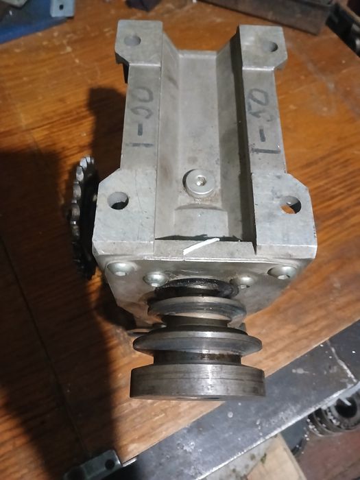 Продам редуктора у відмінному стані з ресурсного станка.