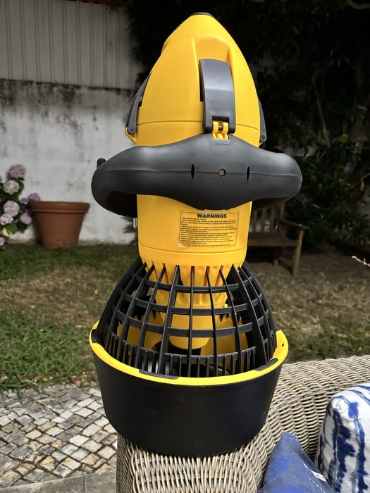 Scooter aquatica nova