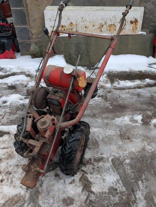Ciągniczek Ogrodniczy MF70 Dzik Terra Vari Gutbrod