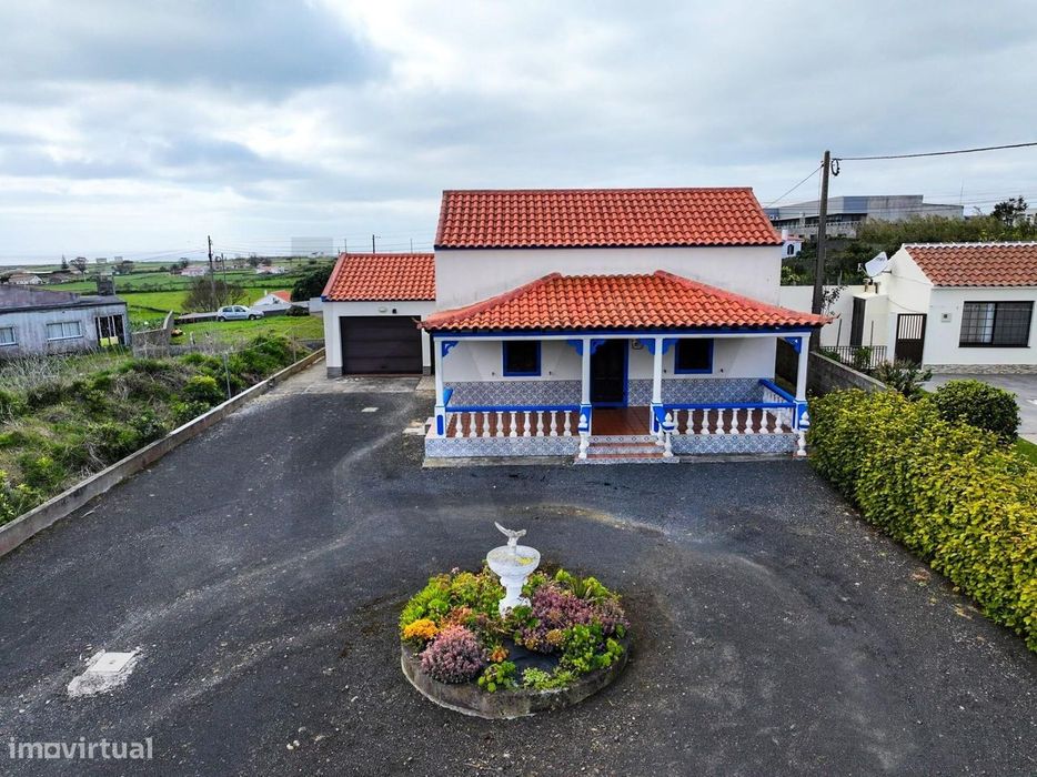 Moradia T3 + 2 Apartamentos T1+1