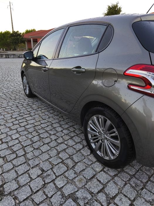 Peugeot 208 1.4 Hdi