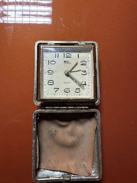 Relógio da coleção Fashion Japan em tom dourado