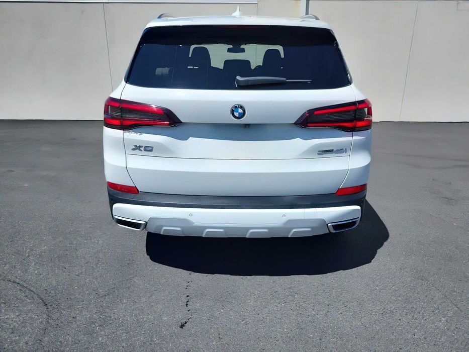 BMW X5      2021