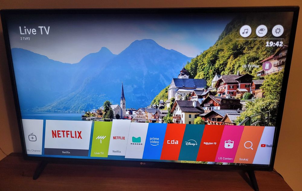 LG 43" 4K UHD WebOs Smart Wifi Netflix YouTube DVB-T2 HEVC transport