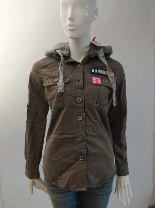 Nowa koszula kurtka militarna z kapturem Superdry Washed Twill Military naszywki, r. S/M