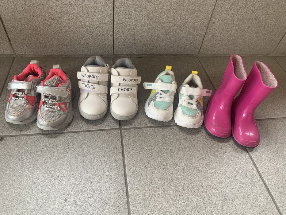 Взуття для дівчинки