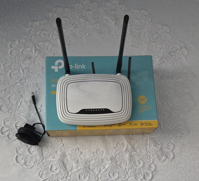 Wi-Fi роутер TP-Link TL-WR841N 300 Мбіт/с з блоком живлення