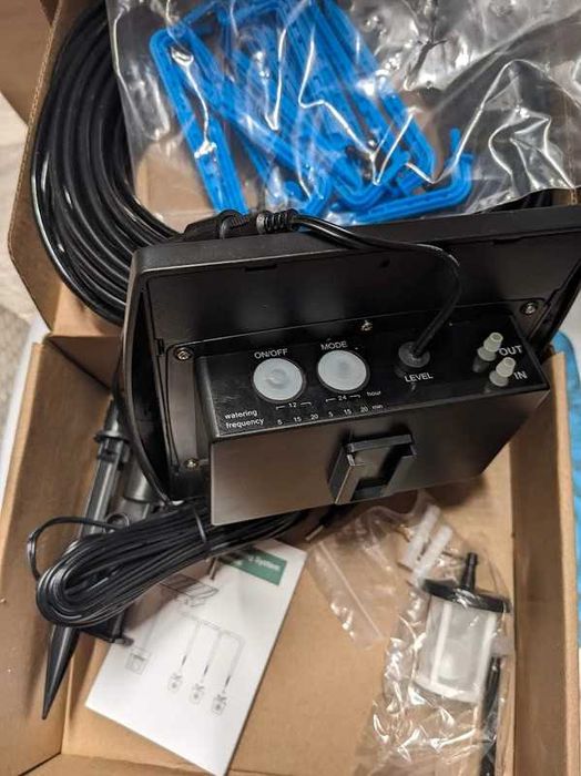 Automatyczny solarny system do podlewania kwiatków, nowy