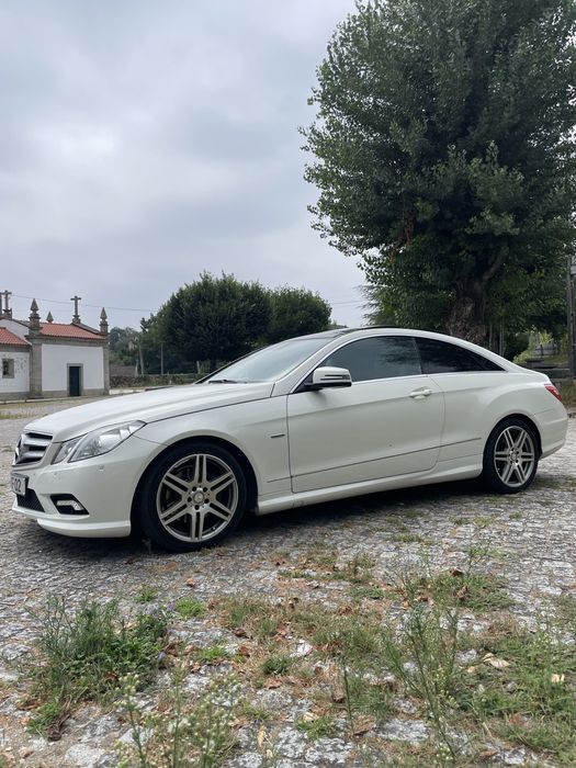 Mercedes E250 COUPE