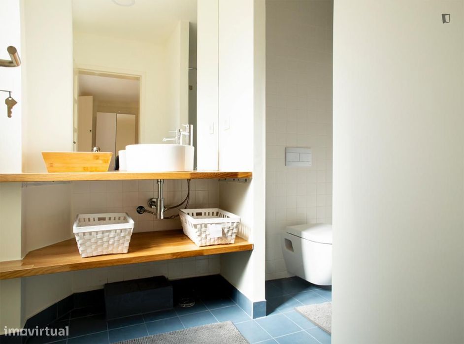 Quarto - localizado em Roma-Areeiro Lisbon