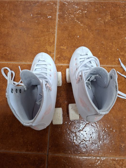 Patins 4 rodas bom estado