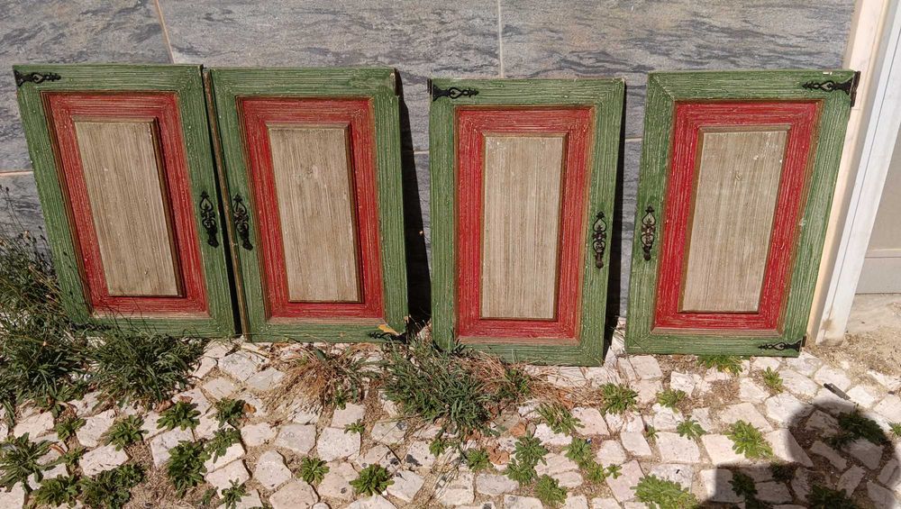 4 portas de móvel antigas