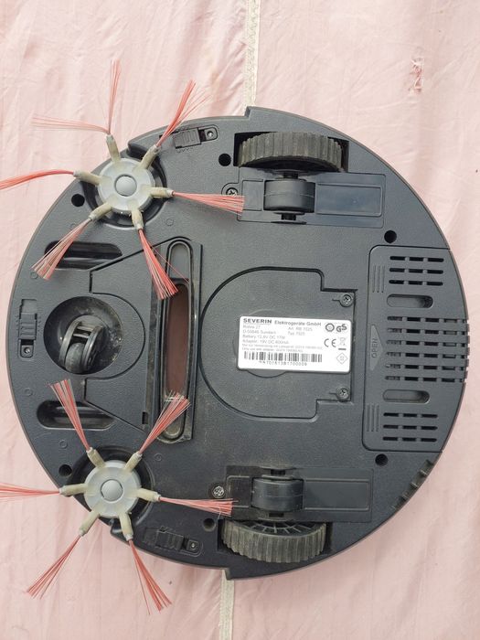 Робот пылесос (на з/ч или восстановление)