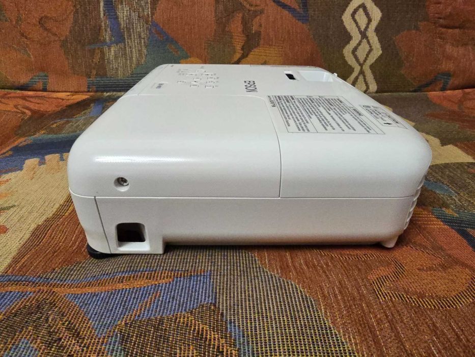 LCD проектор Epson EB-W05 Model H840B