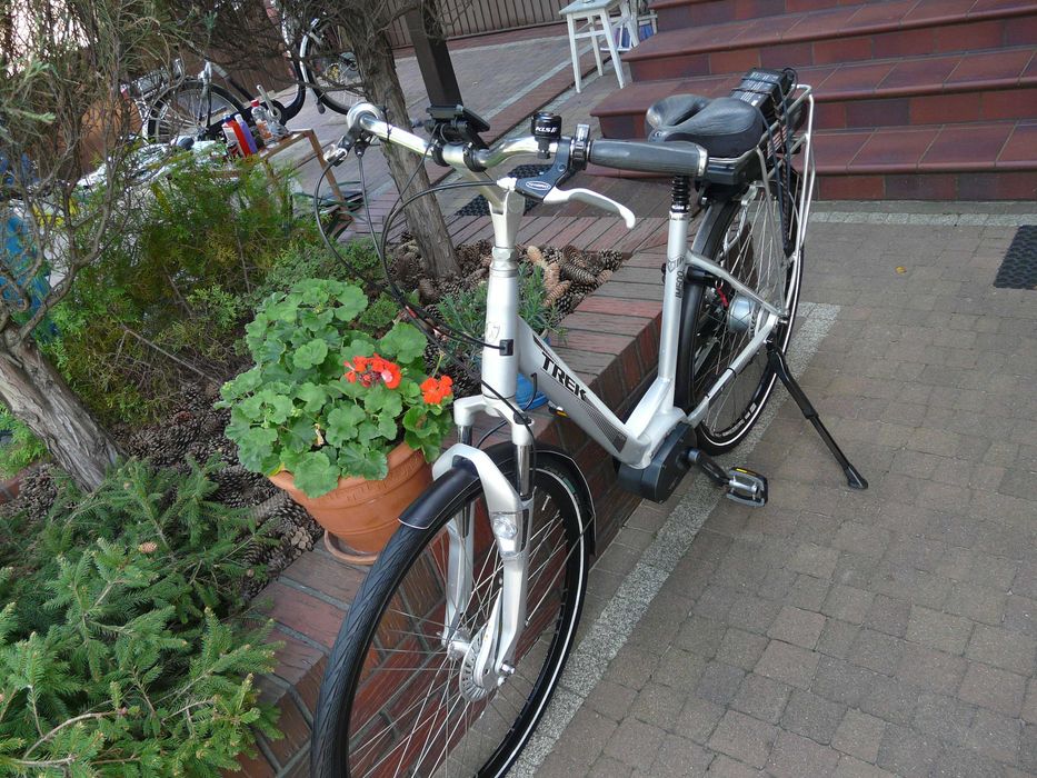 Rower elektryczny TREK LM500+,28"/50 central  Shimano-ładny sprawny