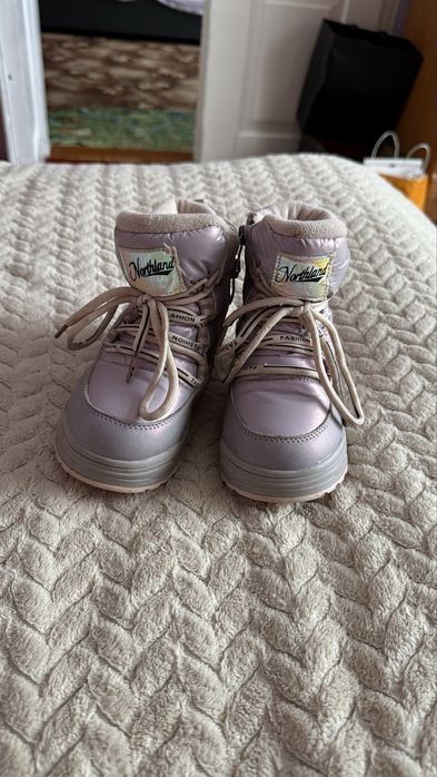 Зимові чобітки в ідеальному стані відходили 3 місяці минулого року