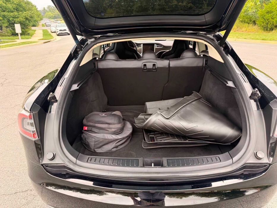 Tesla Model S Performance      2013
