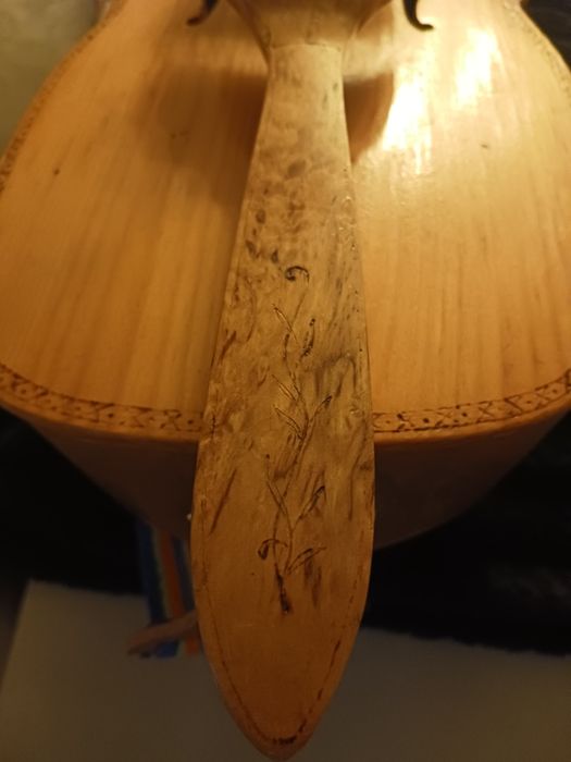 Nyckelharpa, Moraharpa, Viola d'amor