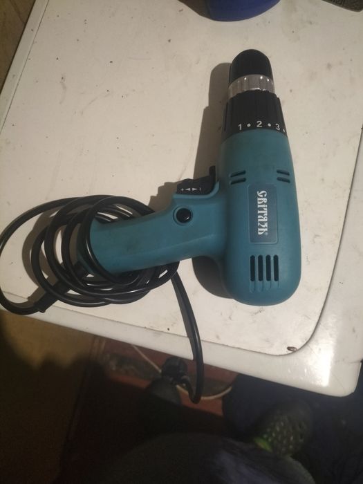 Продам дрель світязь в робочому стані майже як нова.