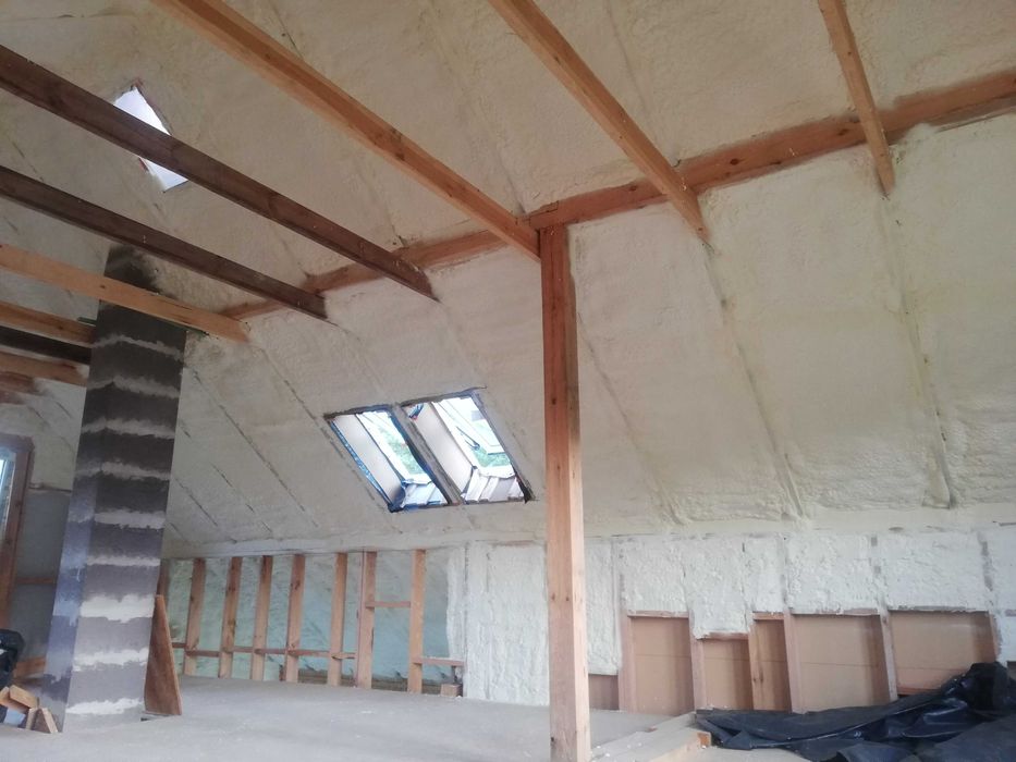 Ocieplanie pianą PUR , ocieplanie poddasza, sufitów, izolacja pianą