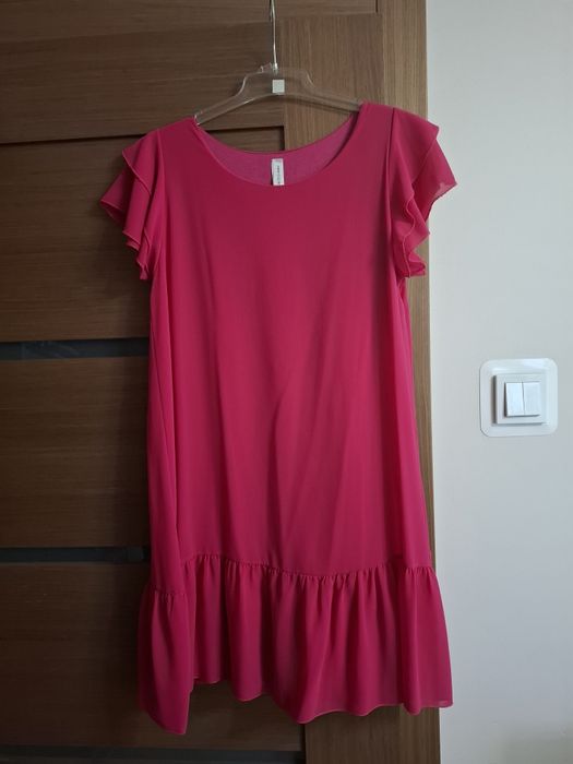 Zwiewna sukienka w kolorze fuksji 40/42