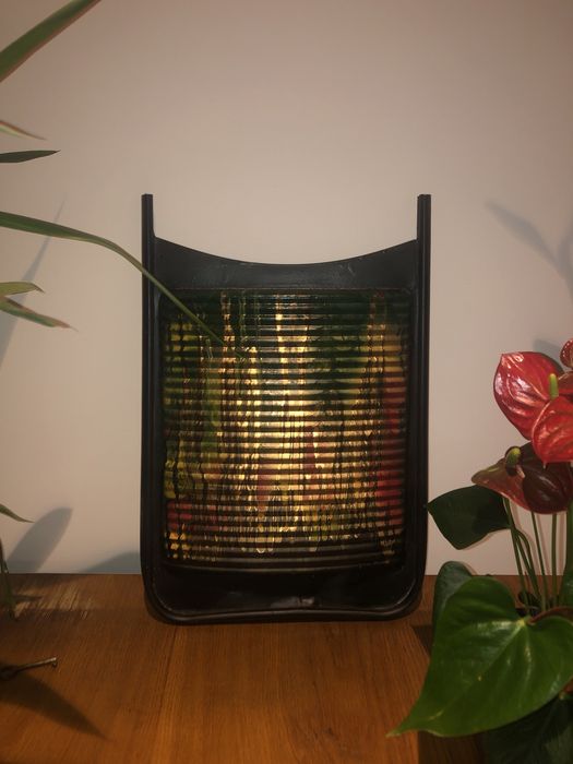 Obraz na starej tarce.