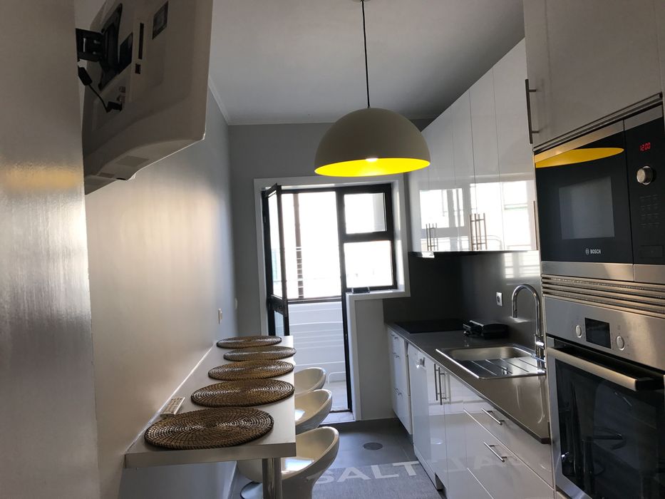 APENAS UM QUARTO PARA ESTUDANTES -POLO UNIV. PORTO -JUNTO À FEUP E FEP