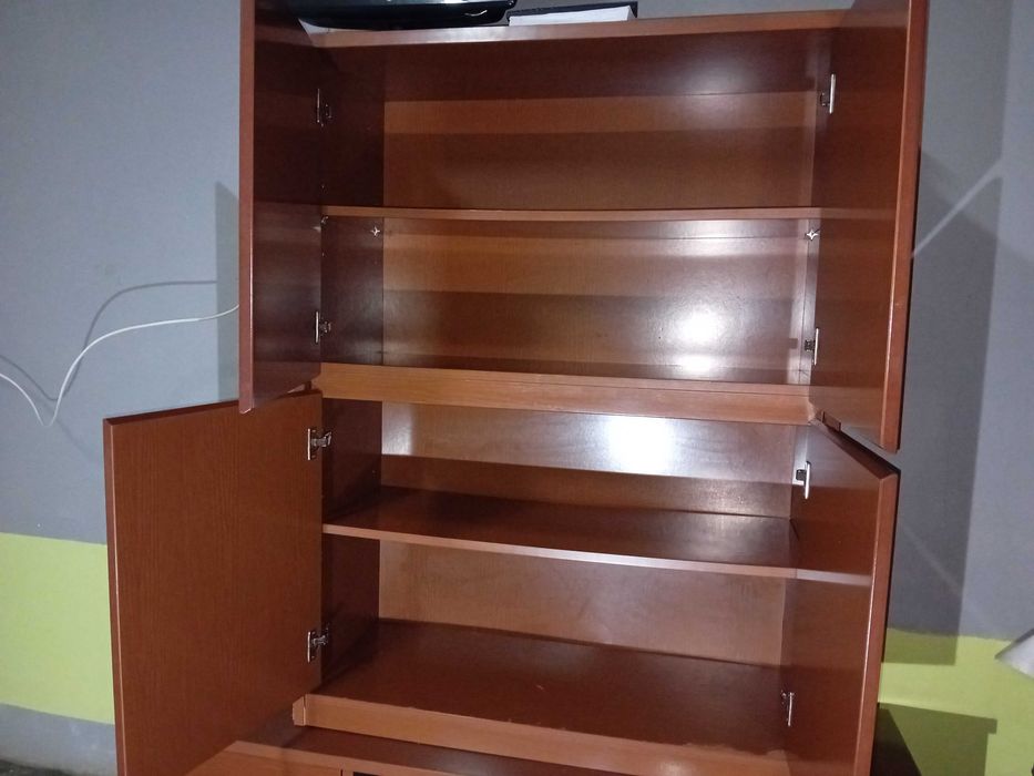 Disponível 2 moveis da sala por 30 euros