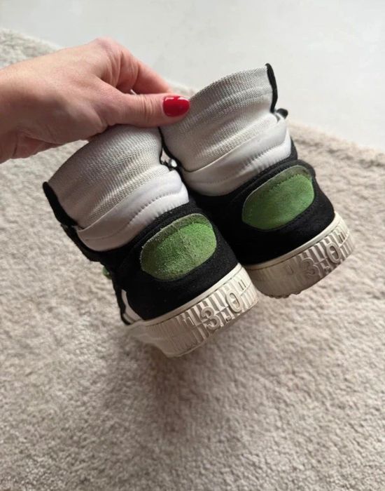 Off-White Sneakers – oryginalne, rozmiar 40